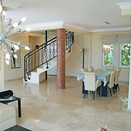 Gold City Villa 3+1 Privet Pool Daire Mahmutlar